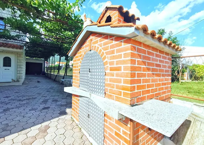Apartments Mira